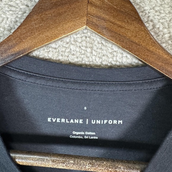 Everlane Uniform Shirt Mens Small Black Organic Cotton V-Neck Short Sleeve Tee - Picture 4 of 9